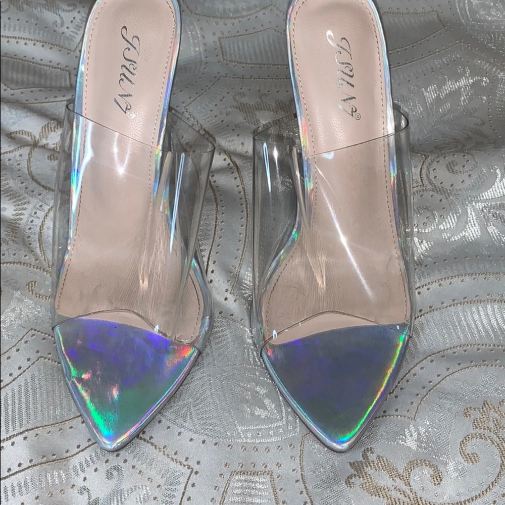 Holographic heels